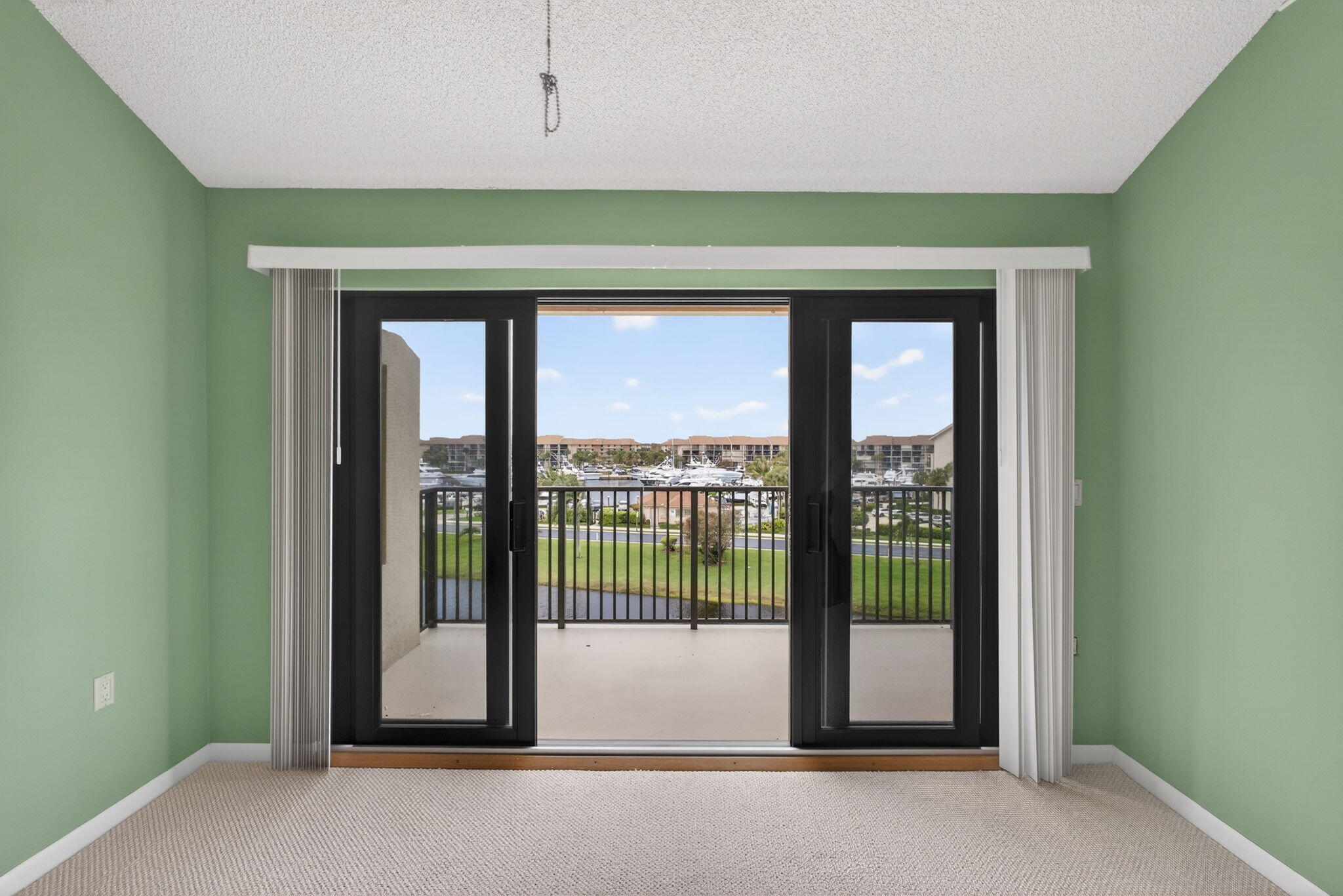 601 Seafarer Circle 504