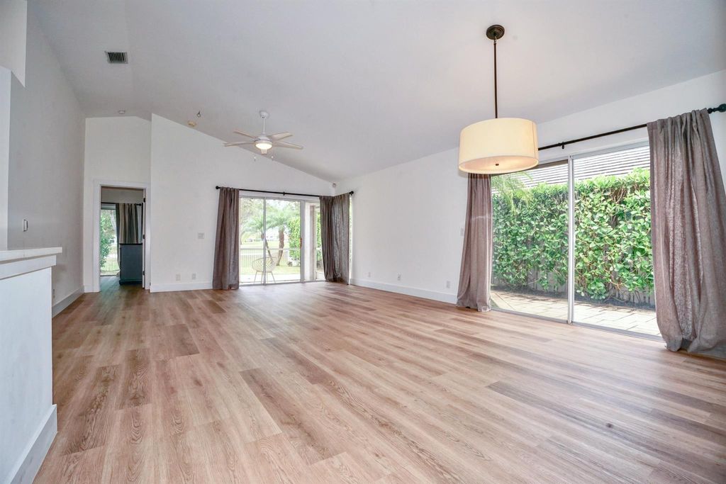 Photo of 73 Admirals Court, Palm Beach Gardens, FL 33418 (MLS # R11051547)