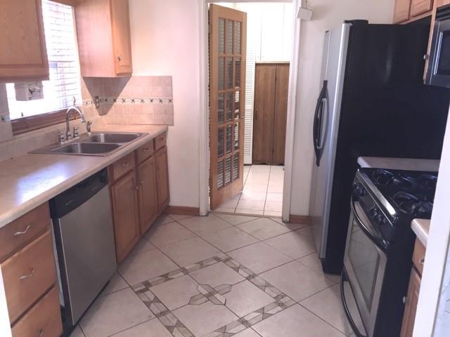 Park Ridge 48-6 B - Residential Lease