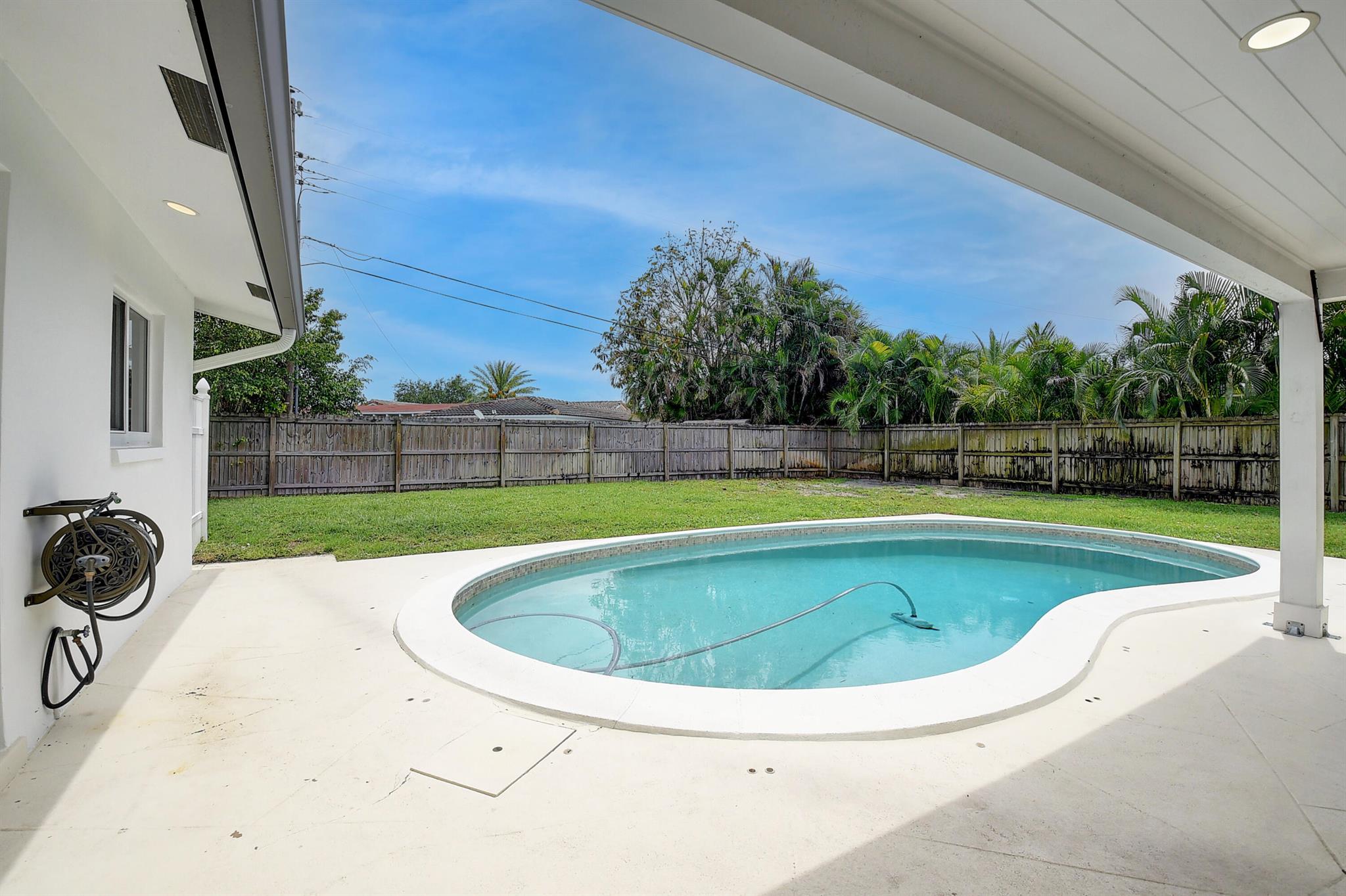 798 SW 15th Avenue