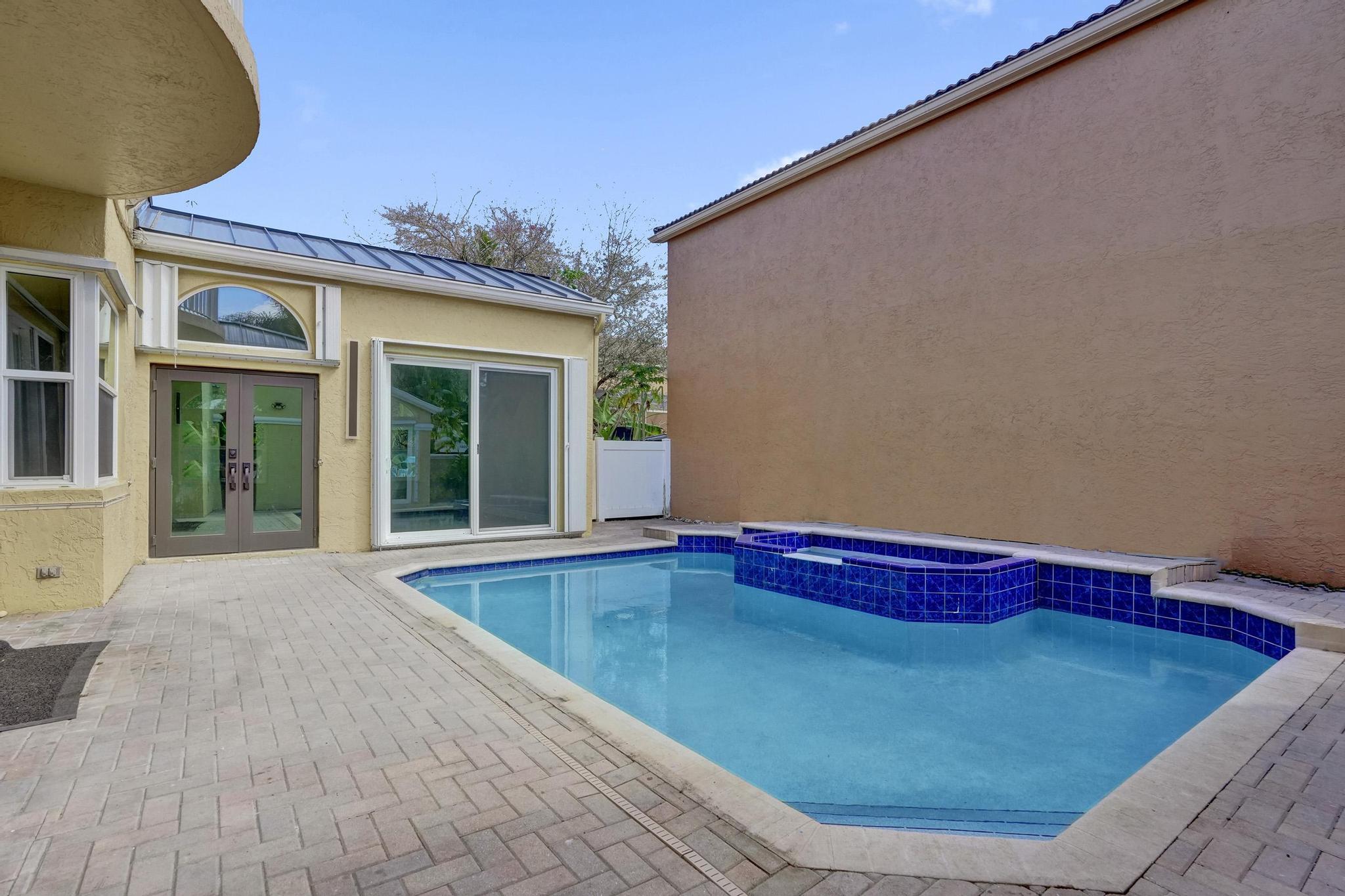 KENSINGTON - Residential