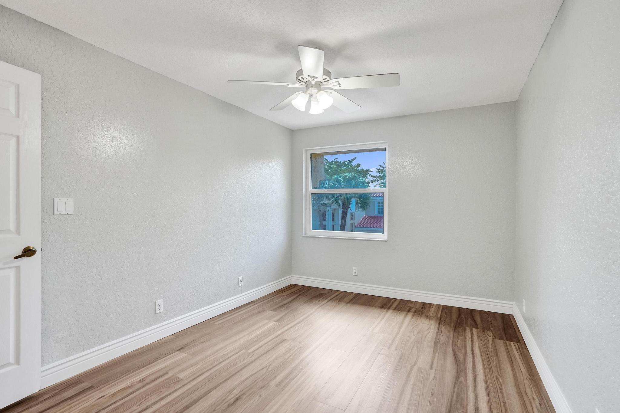 KENSINGTON - Residential