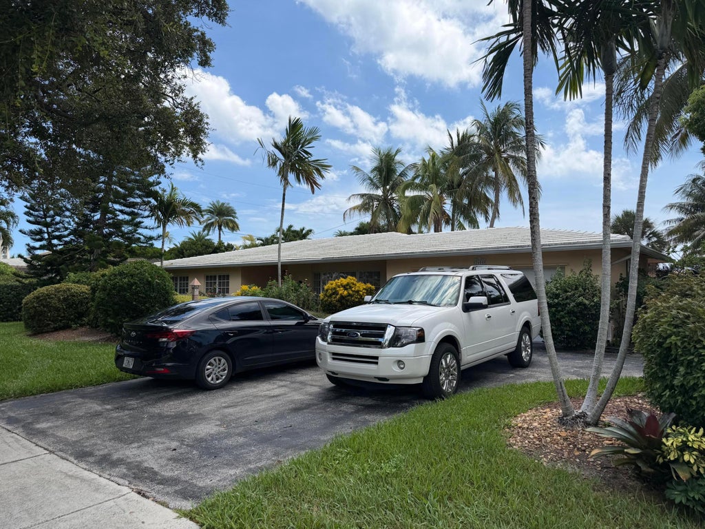Photo of 2600 NE 36TH Street, Lighthouse Point, FL 33064 (MLS # B26072691)