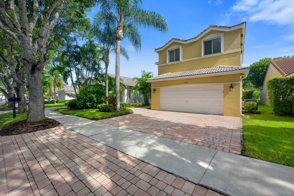 Photo of 4434 Mahogany Ridge Drive, Weston, FL 33331 (MLS # B26064396)