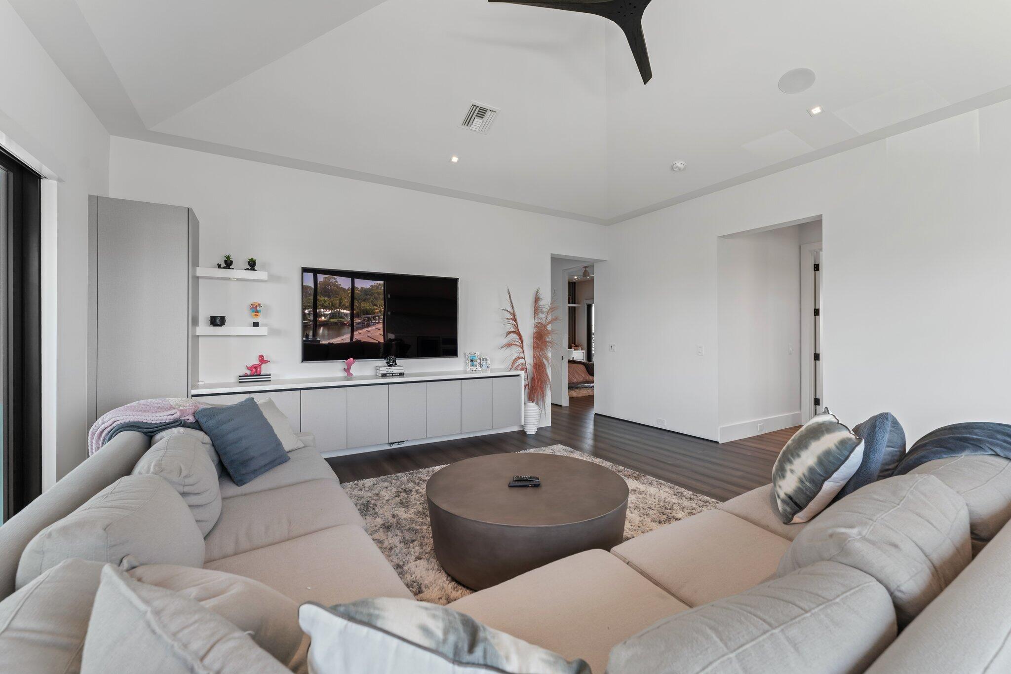 islands of jupiter - Residential