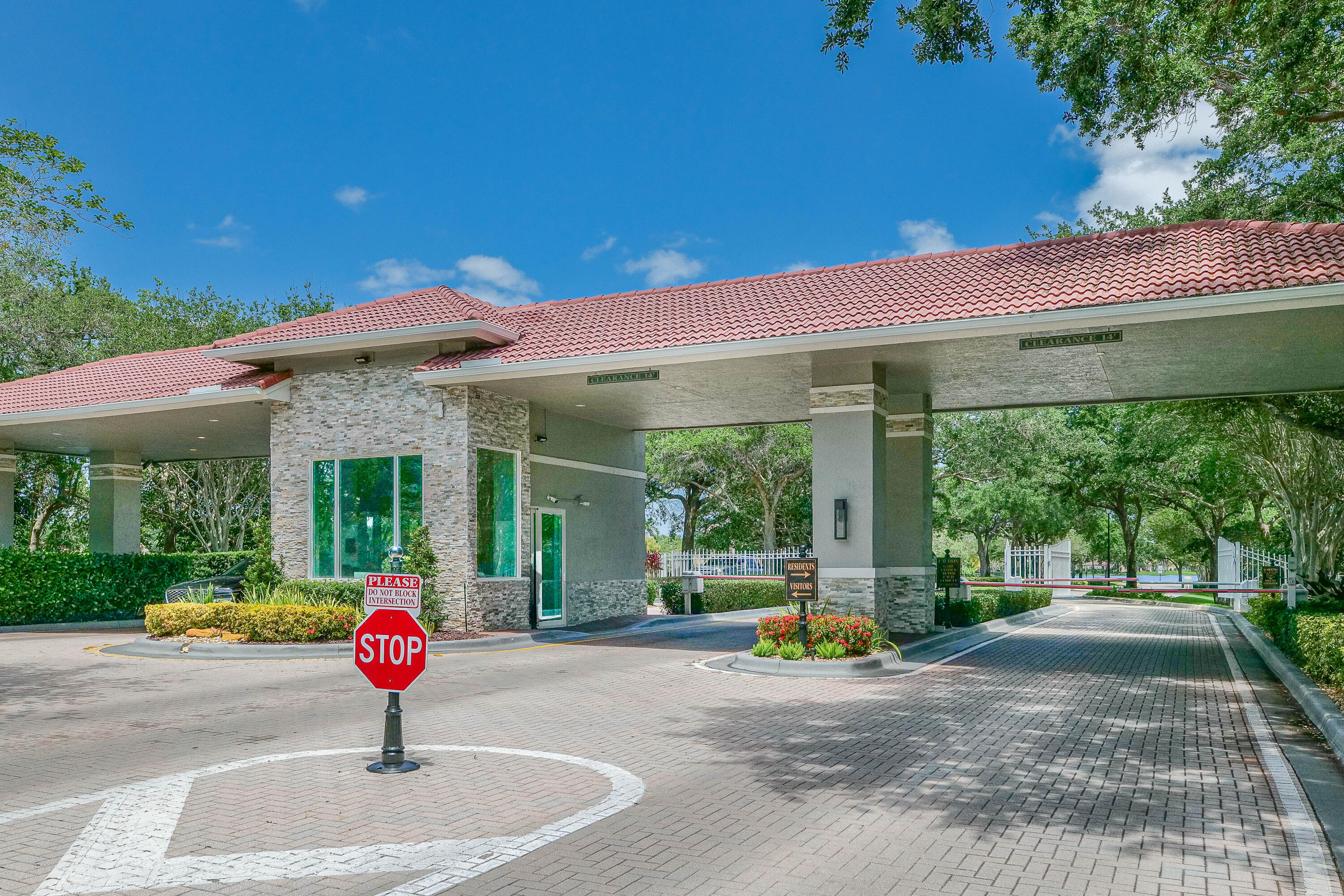 IMAGINATION FARMS - Residential