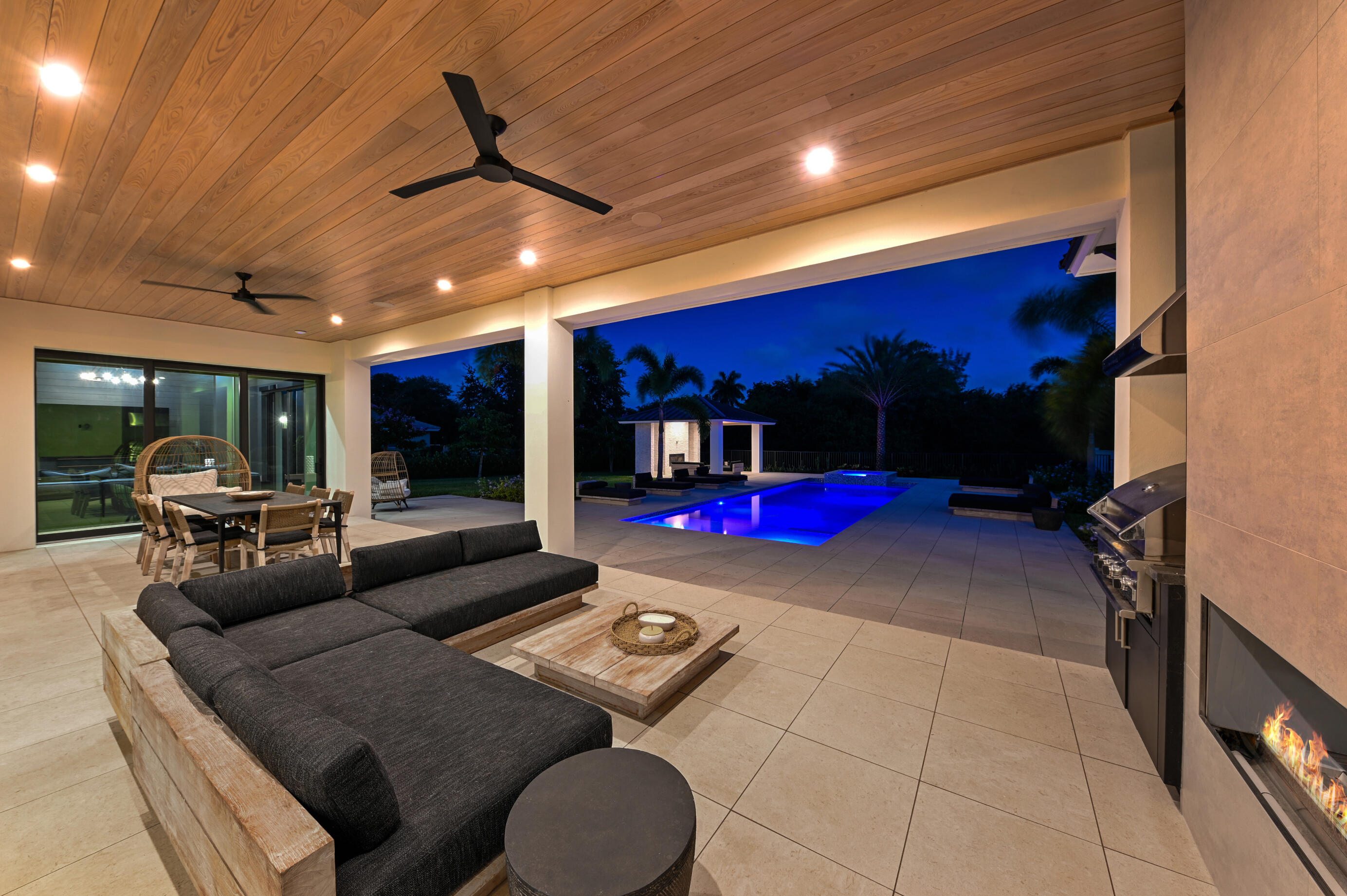 DELRAY LAKES EST - Residential