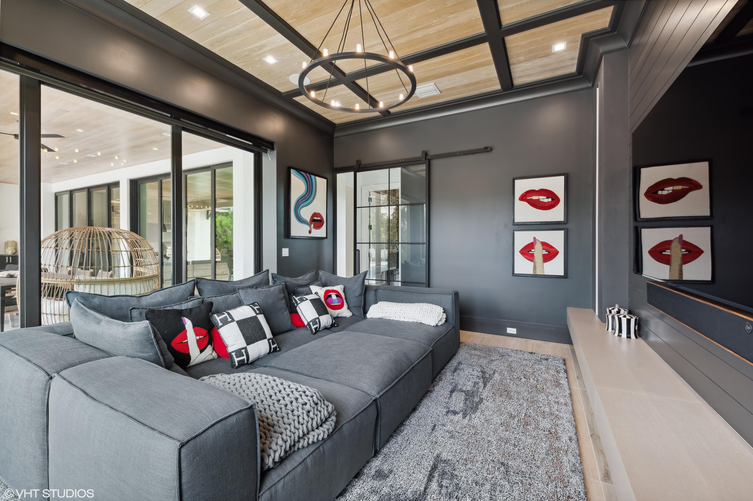 DELRAY LAKES EST - Residential