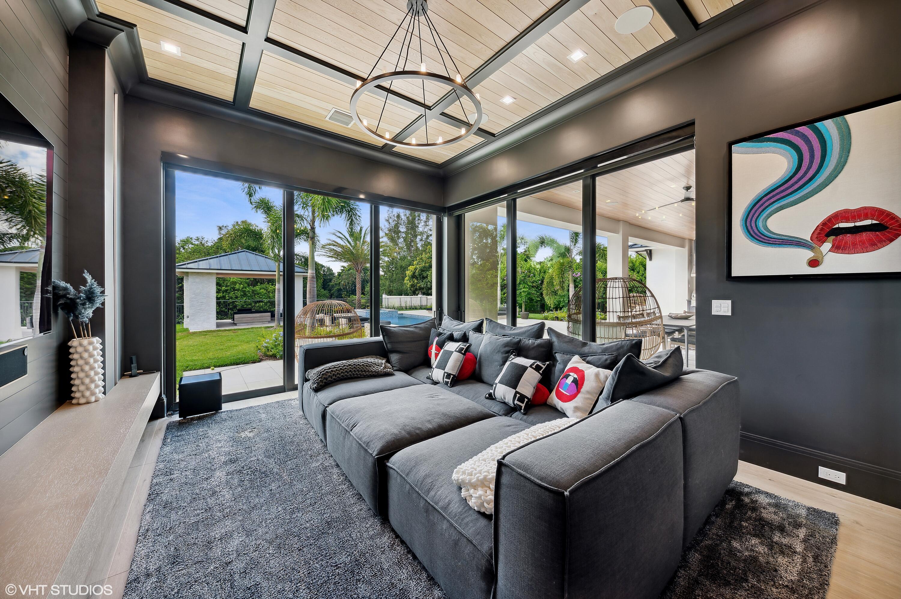 DELRAY LAKES EST - Residential