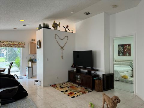 Single Family Residence in Deerfield Beach FL 4300 1st Dr Dr 13.jpg