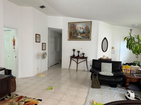 Single Family Residence in Deerfield Beach FL 4300 1st Dr Dr 10.jpg
