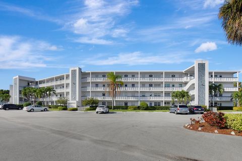 A home in Deerfield Beach