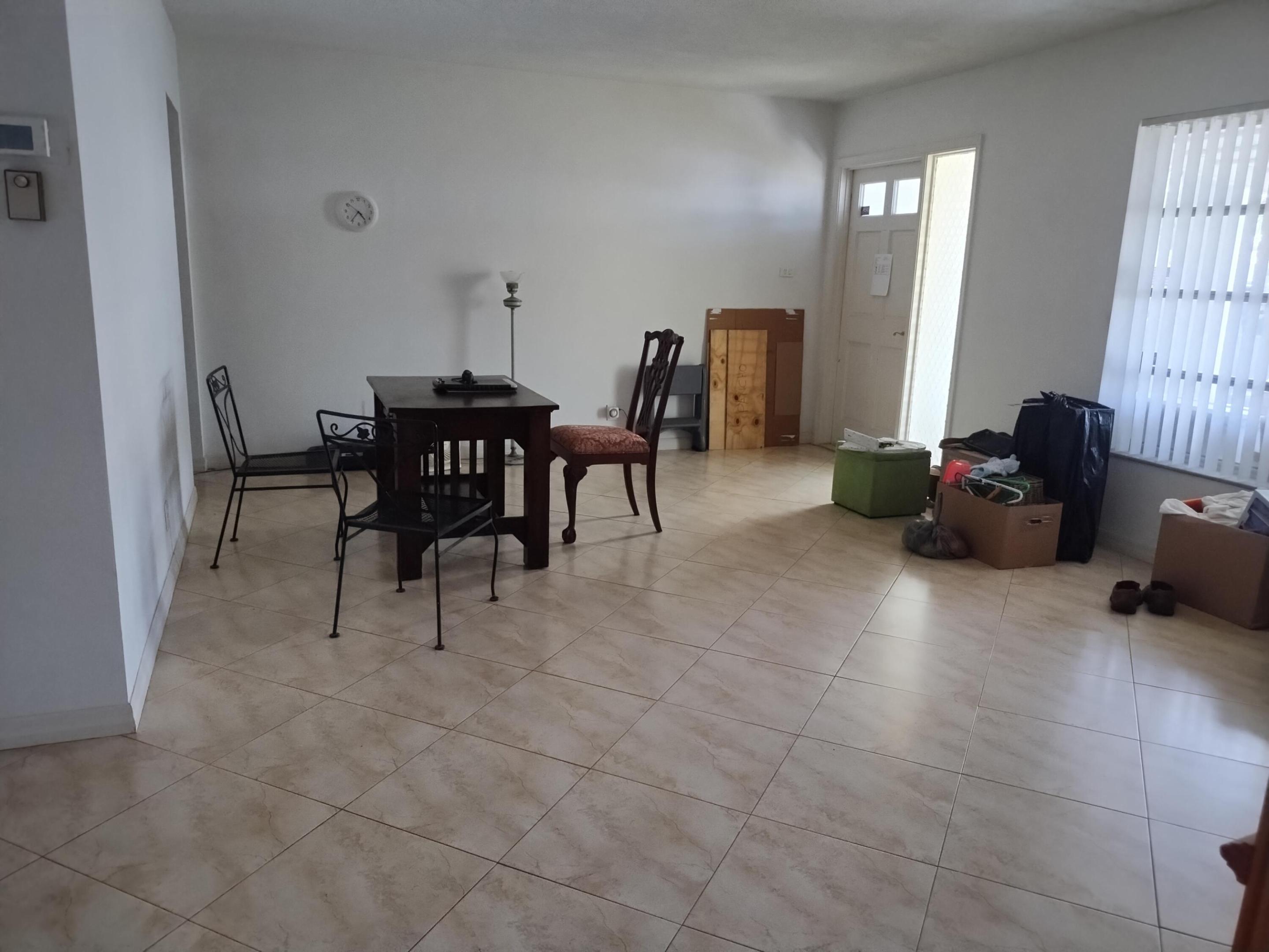 6810 NW 75th Street