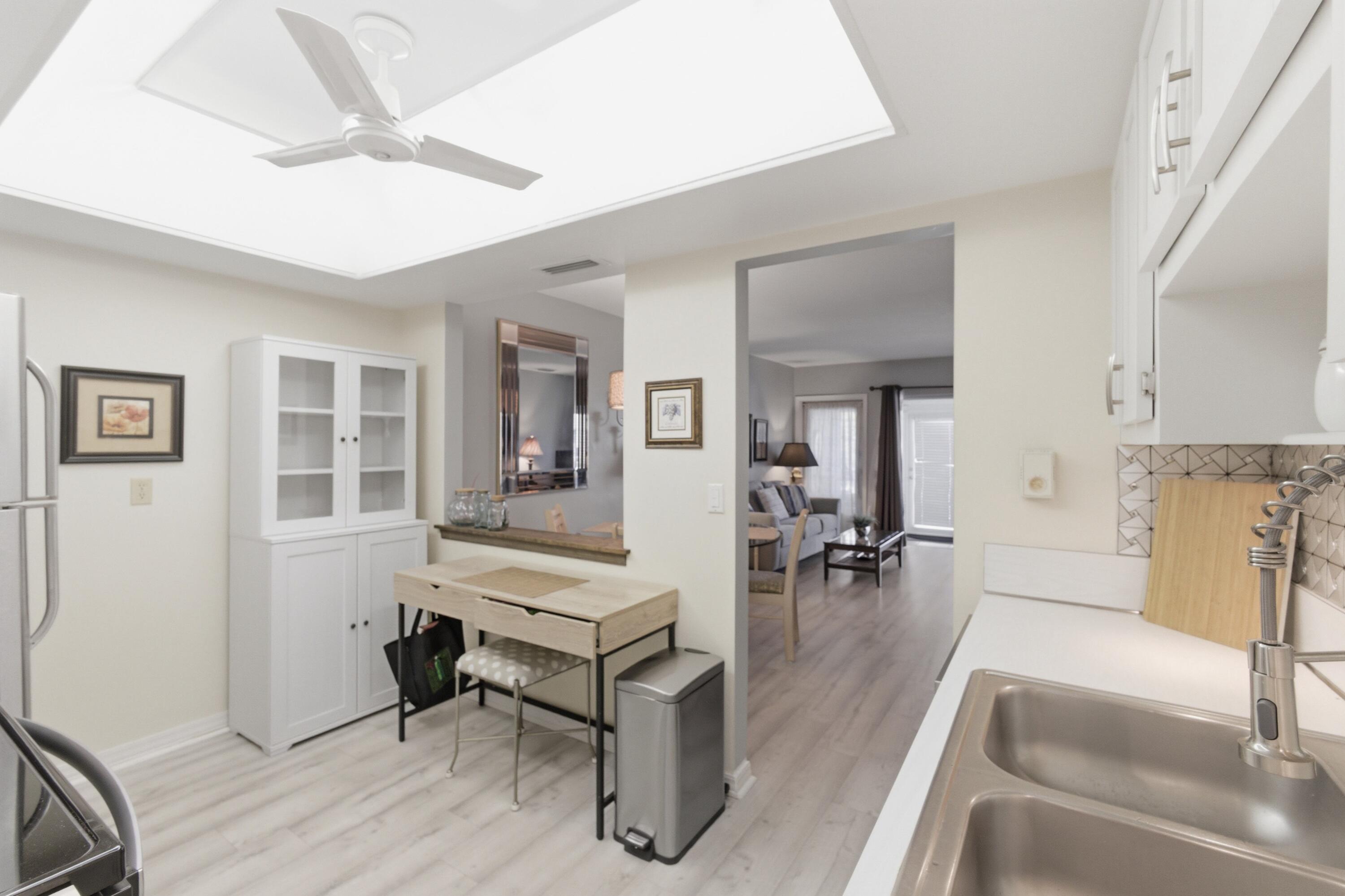 FOUR SEA SUNS - Residential