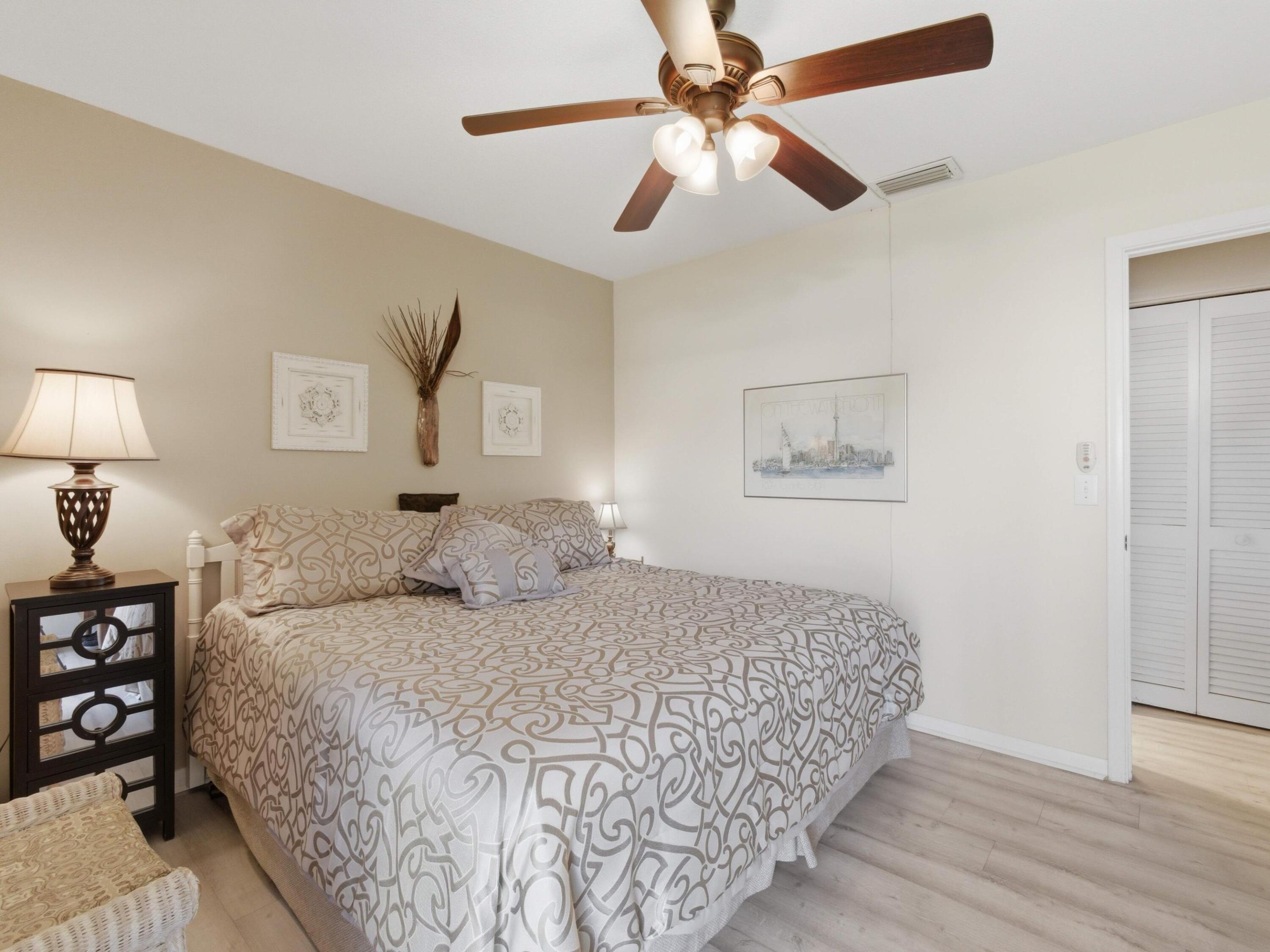 FOUR SEA SUNS - Residential