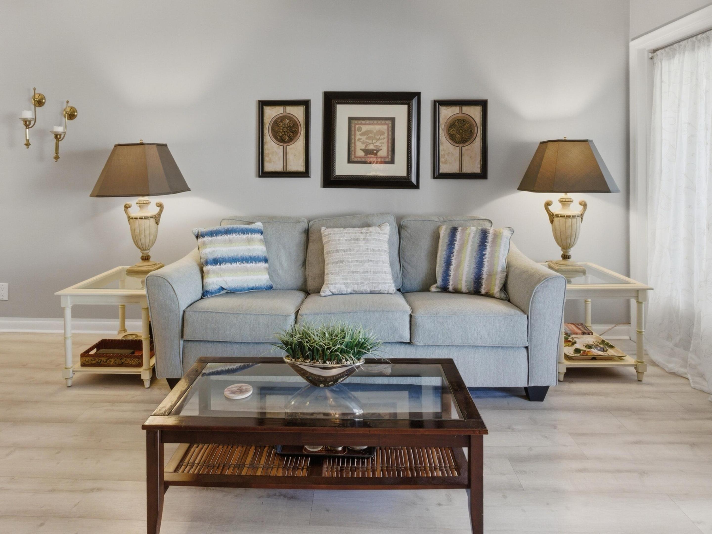 FOUR SEA SUNS - Residential