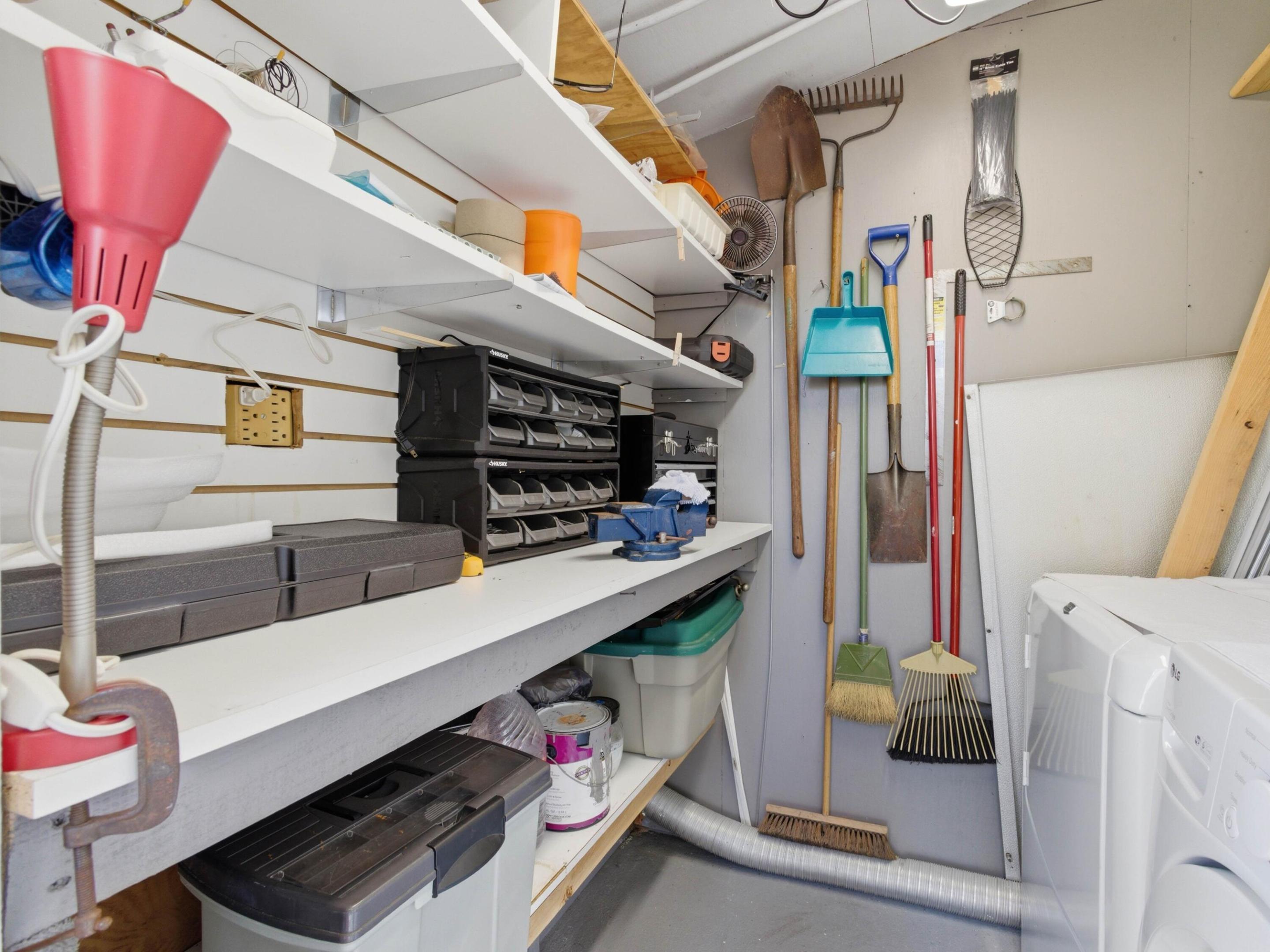 FOUR SEA SUNS - Residential