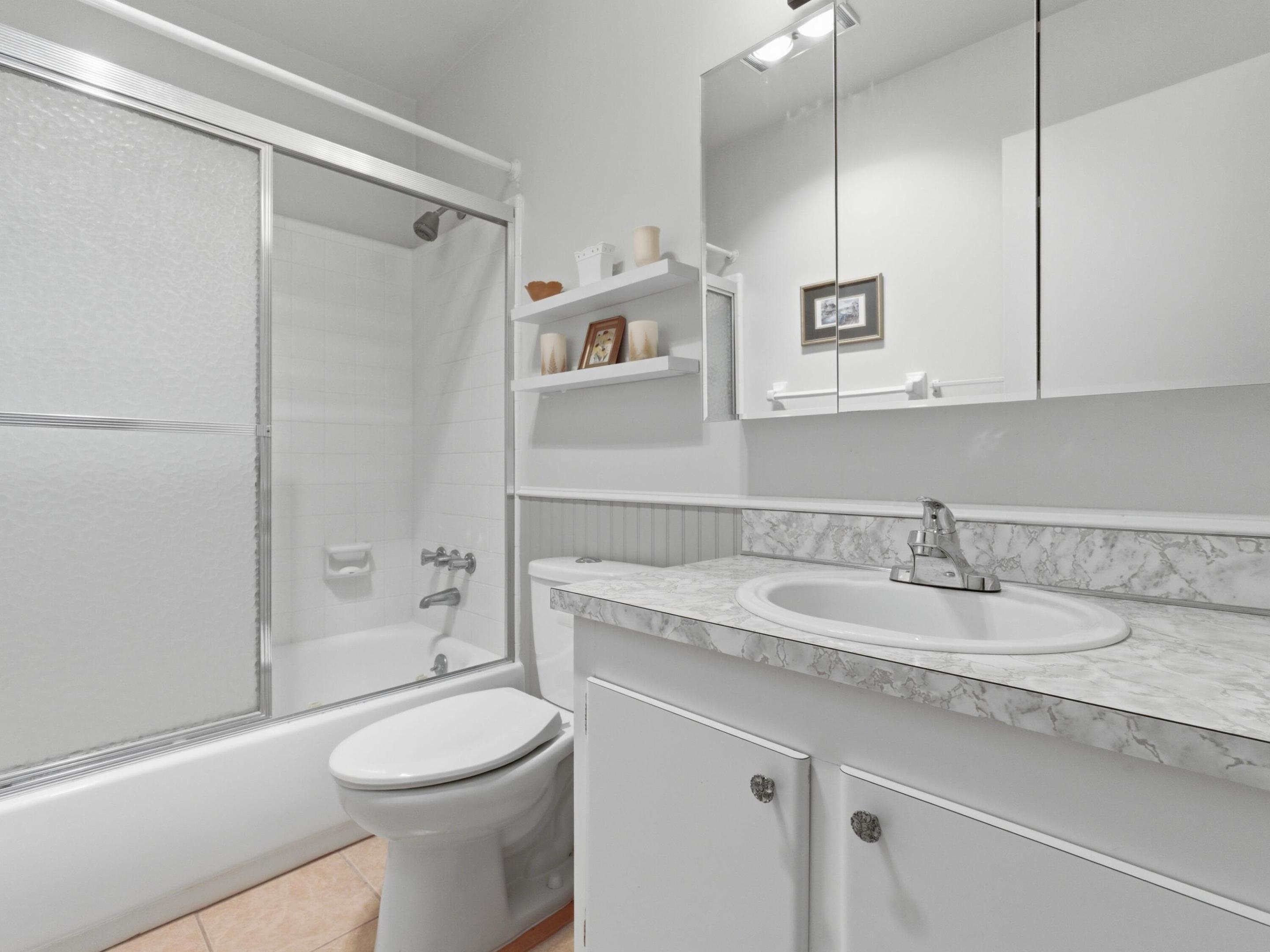 FOUR SEA SUNS - Residential