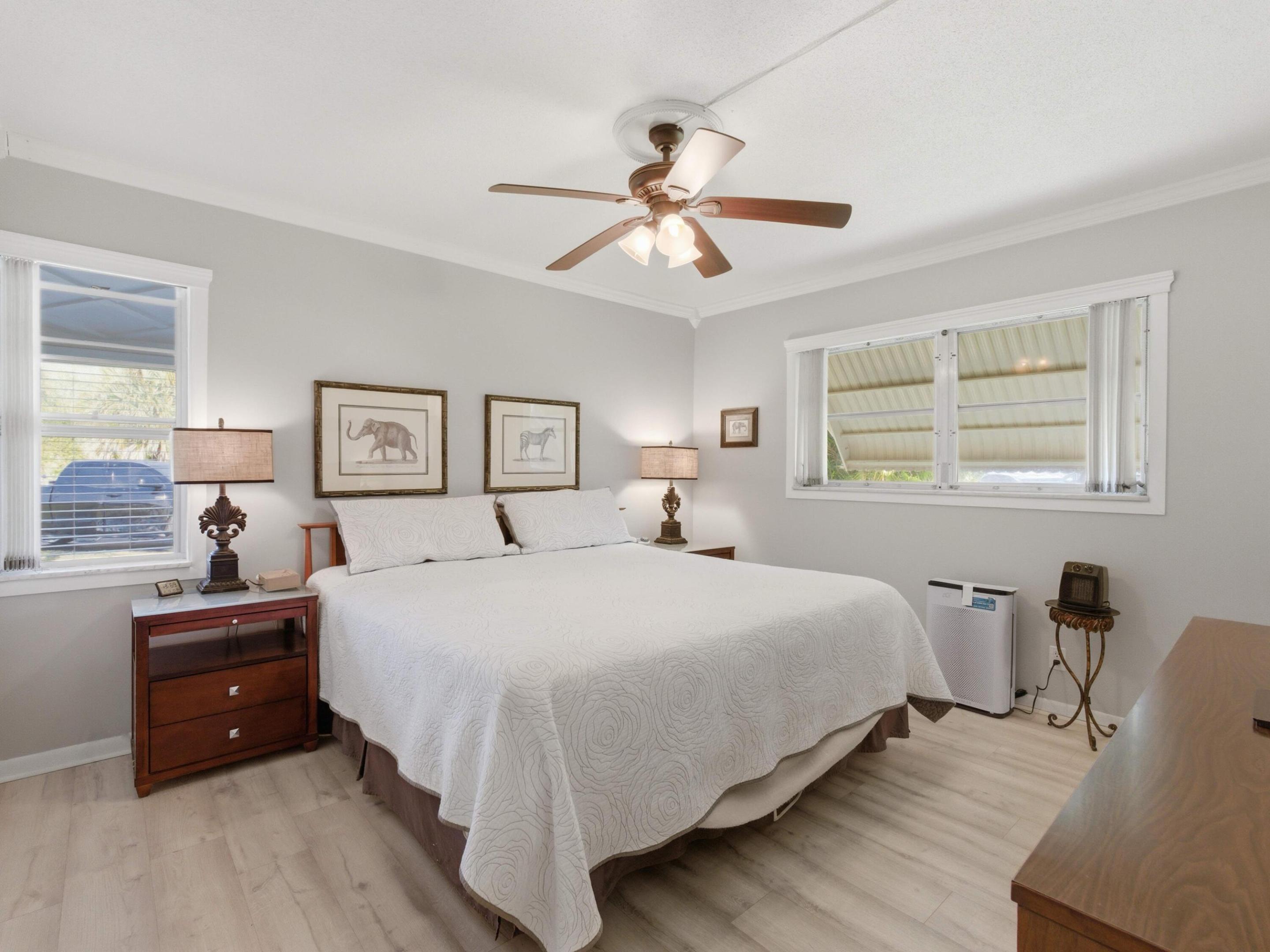 FOUR SEA SUNS - Residential