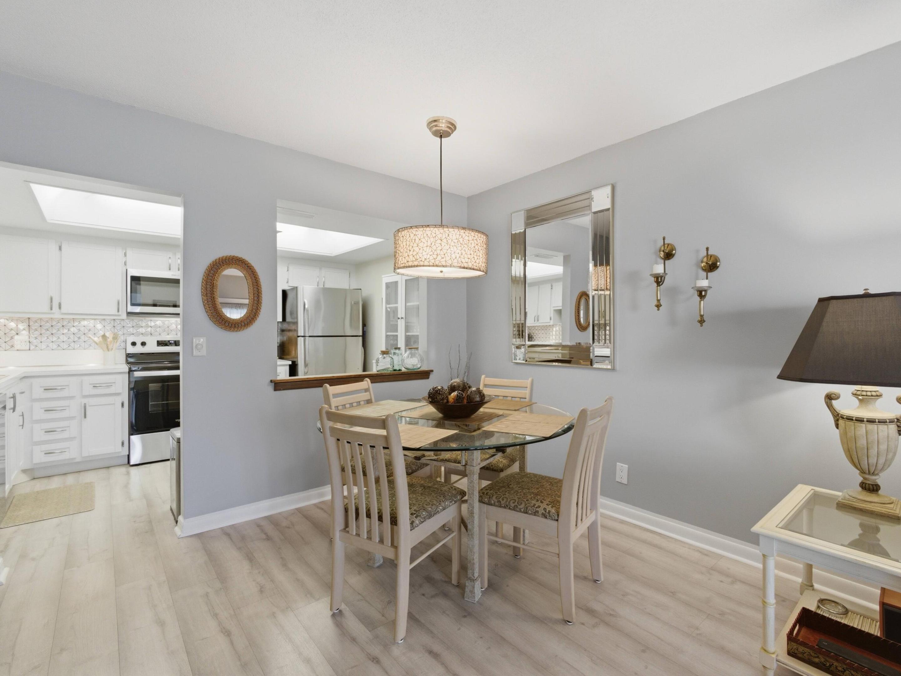 FOUR SEA SUNS - Residential