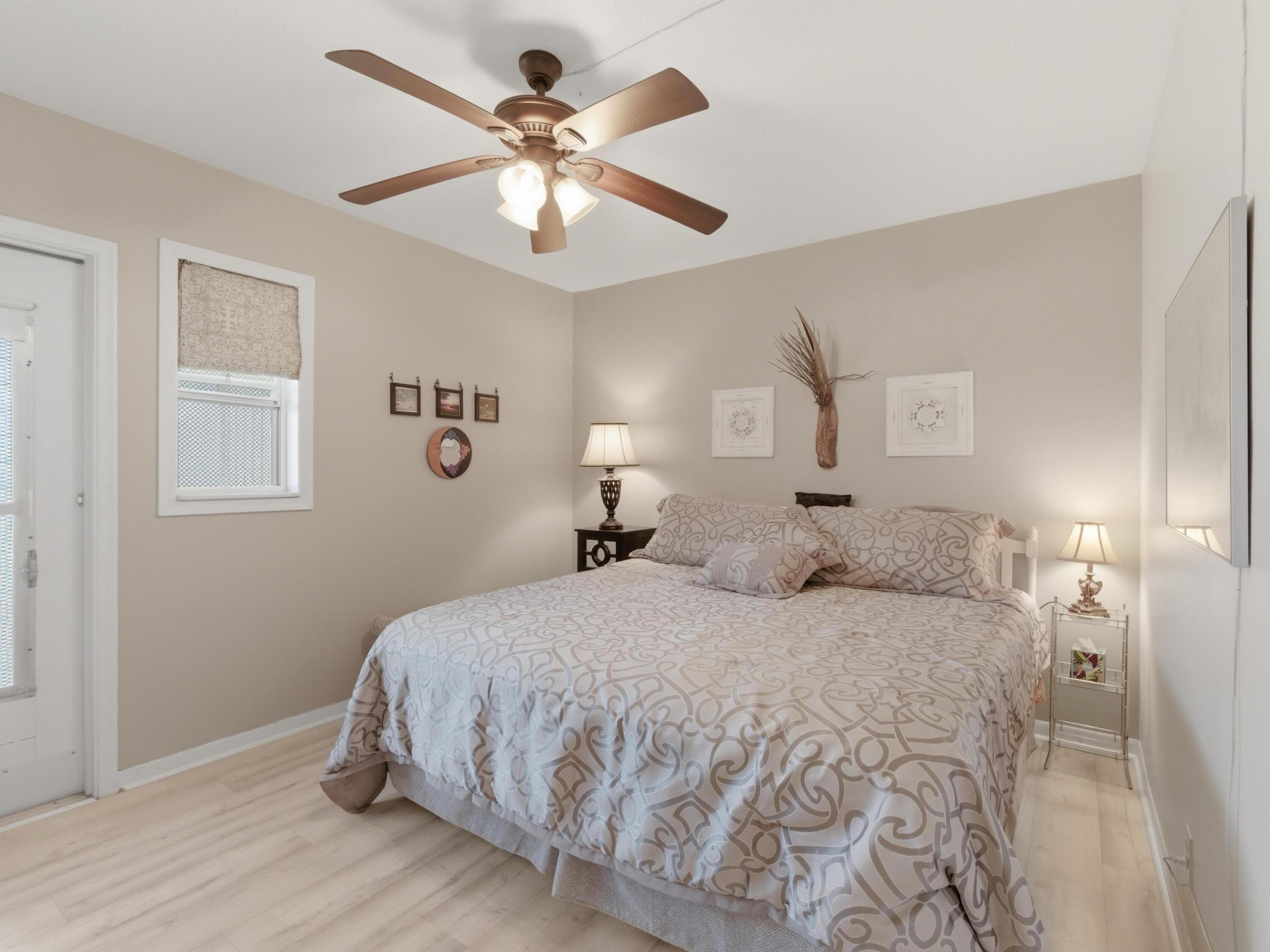 FOUR SEA SUNS - Residential