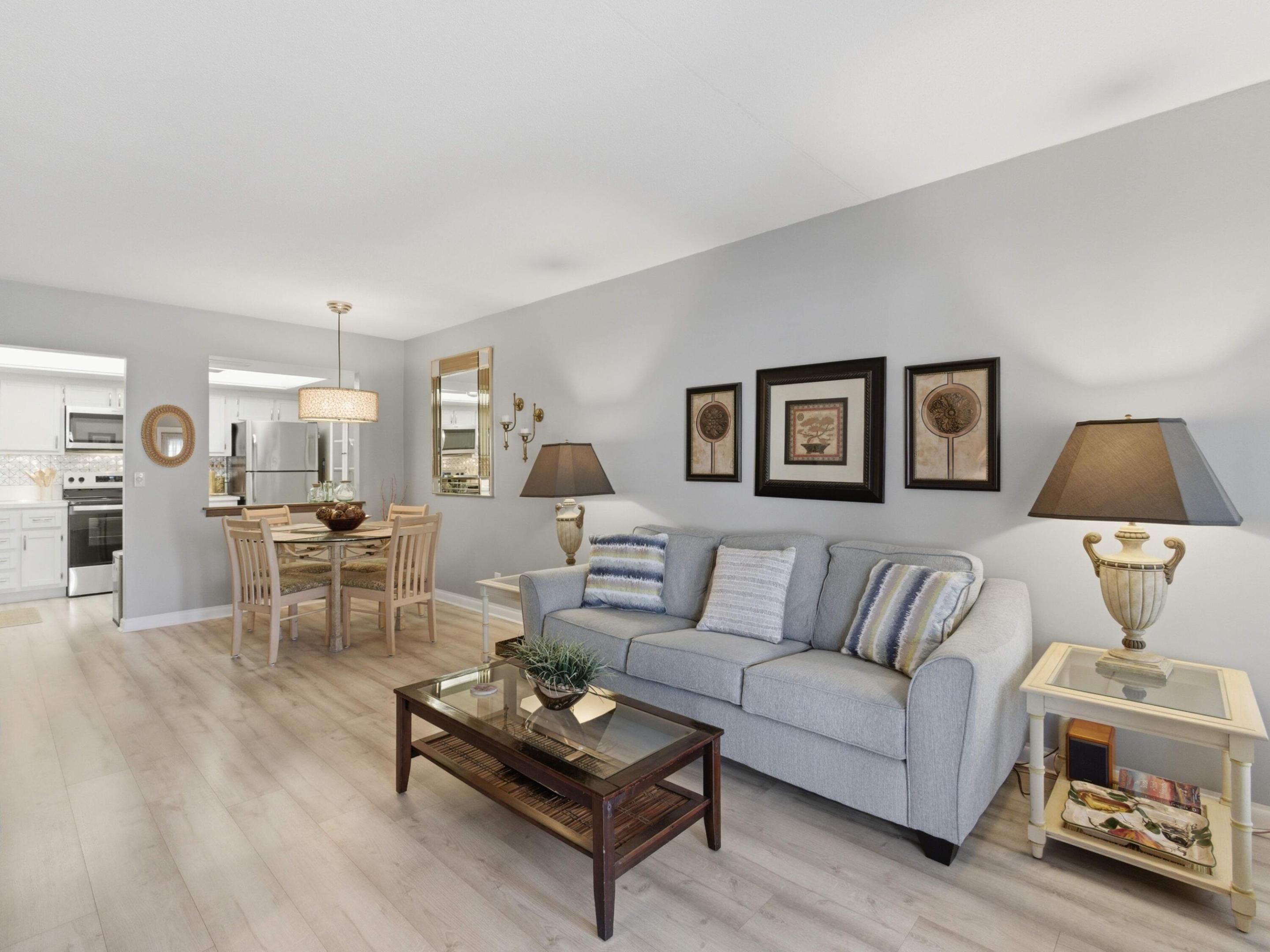 FOUR SEA SUNS - Residential