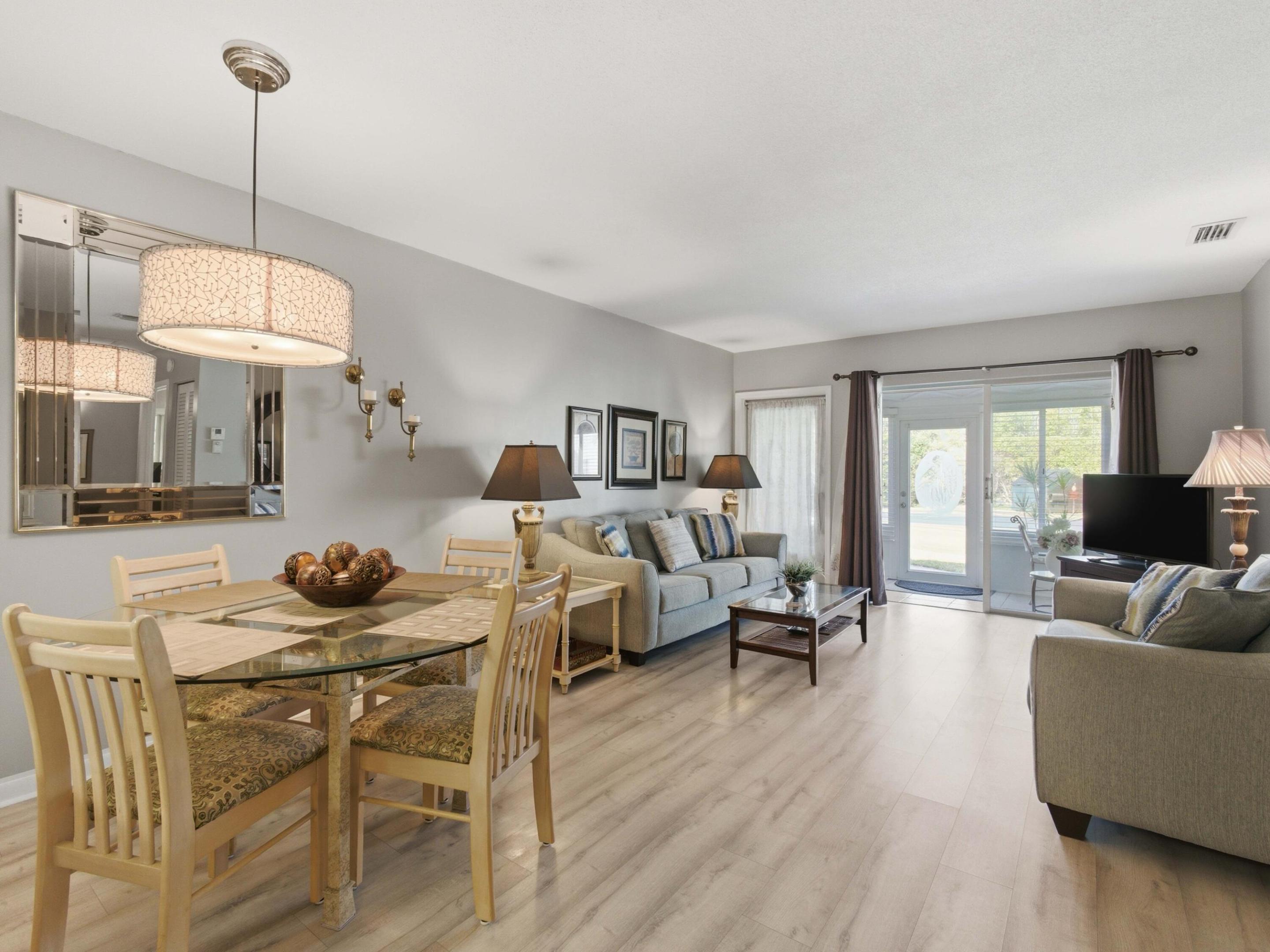 FOUR SEA SUNS - Residential