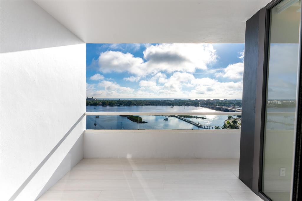 PLAZA OF THE PALM BEACHES - Residential