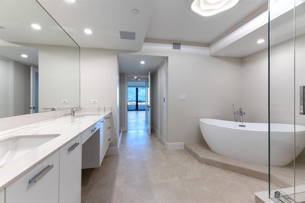 PLAZA OF THE PALM BEACHES - Residential