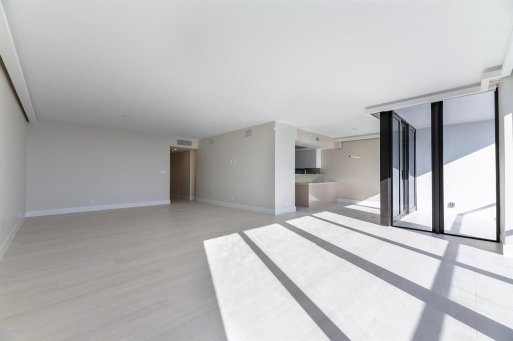 PLAZA OF THE PALM BEACHES - Residential