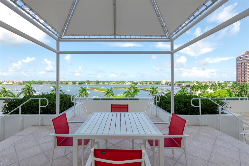 PLAZA OF THE PALM BEACHES - Residential