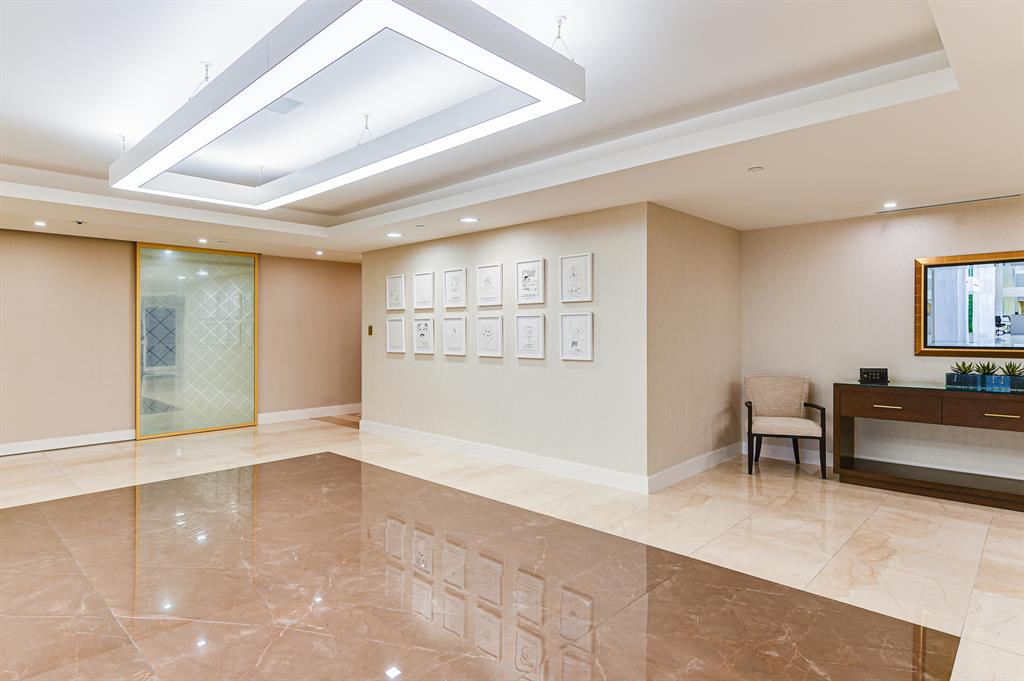 PLAZA OF THE PALM BEACHES - Residential