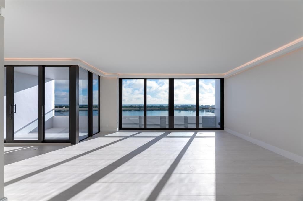 PLAZA OF THE PALM BEACHES - Residential