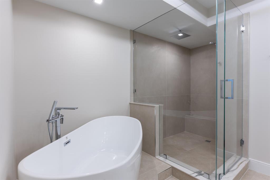 PLAZA OF THE PALM BEACHES - Residential