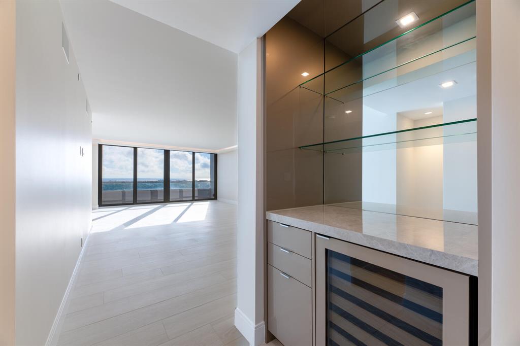 PLAZA OF THE PALM BEACHES - Residential