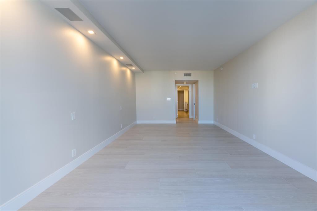 PLAZA OF THE PALM BEACHES - Residential