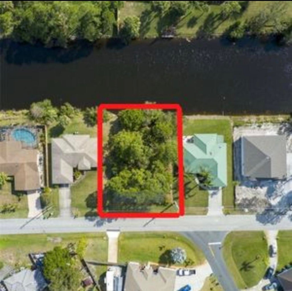 Photo of 662 Concha Drive, Sebastian, FL 32958 (MLS # B26092184)