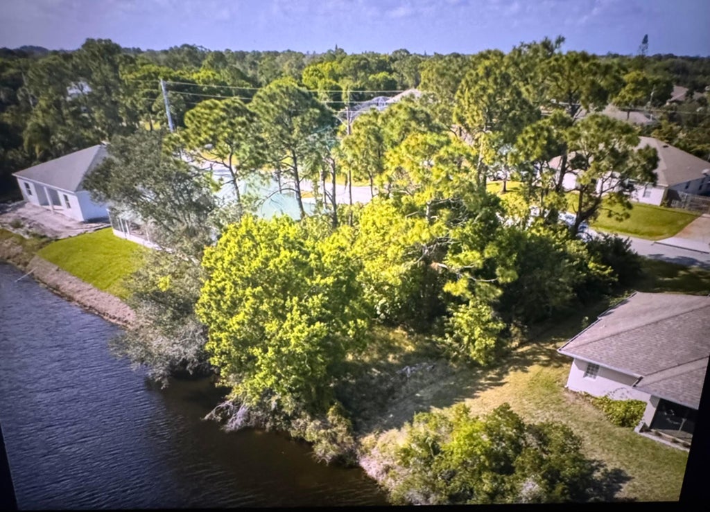 Photo of 662 Concha Drive, Sebastian, FL 32958 (MLS # B26092184)