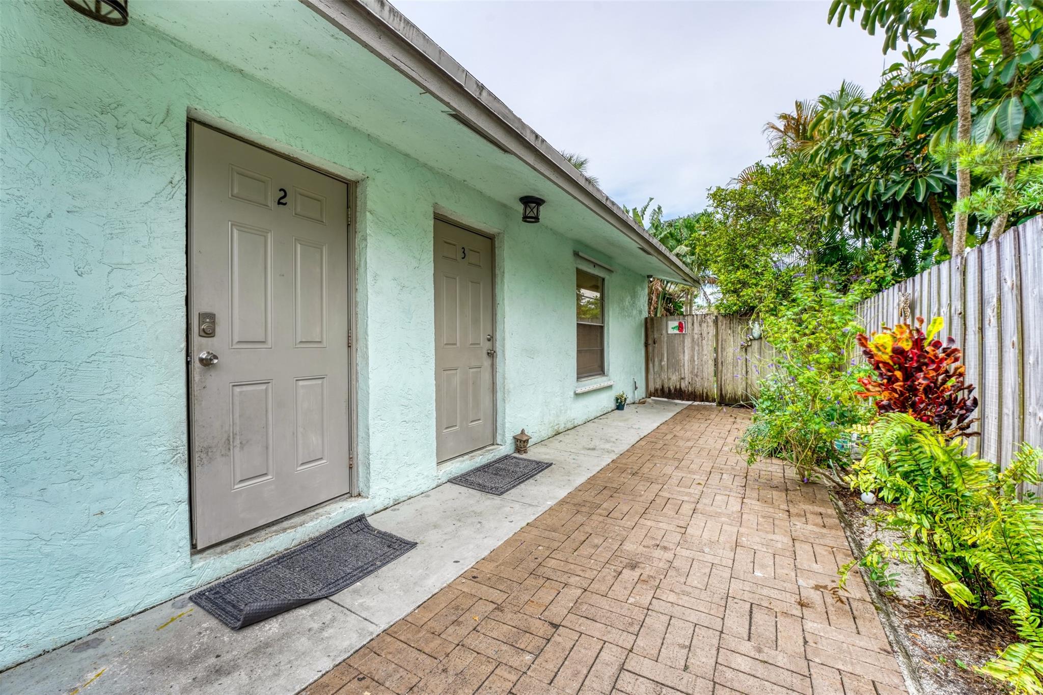 1208 SW 2nd Ct