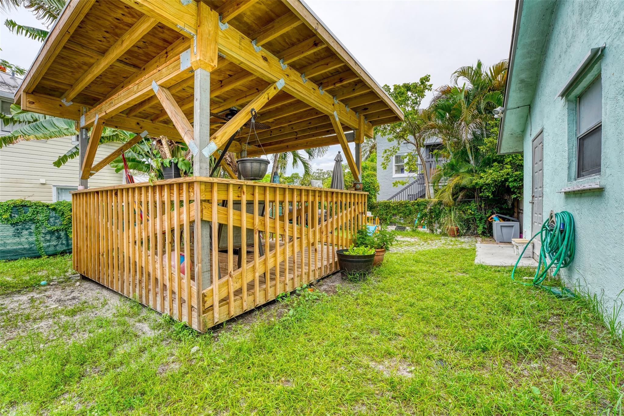 1208 SW 2nd Ct