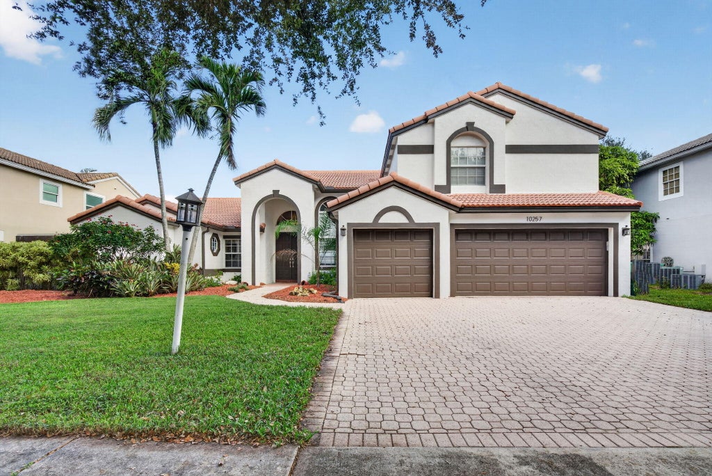 Photo of 10257 BERMUDA Drive, Cooper City, FL 33026 (MLS # B26088115)