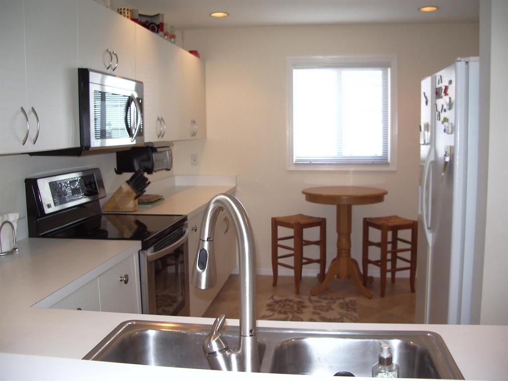 GEORGETOWN AT HERITAGE RI - Residential Lease