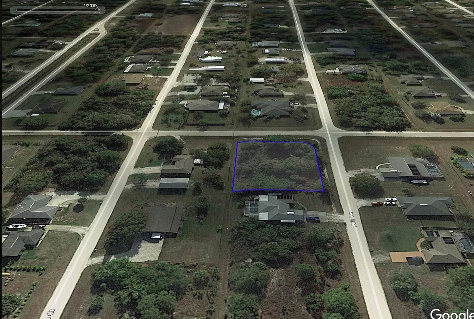 DOUBLE CORNER LOT! ** CAN BE SPLIT IN 2 ! Vero Lake Estates- .44 Acre! Double Lot on the Corner. Plenty of room to roam- NO HOA. Private lot. Can be subdivided. Bring RV/BOAT/TOYS. One of the few remaining double lots left. Neighborhood is booming. Located on paved road right off 81th St. Neighborhood is central to I-95 access, Sebastian and its enjoyments, Vero/Melbourne shopping, medical, and Indian River Co public schools! North County Pool, pickle-ball courts, and beaches a few mins away.