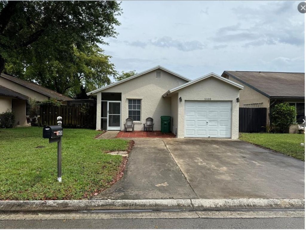 Photo of 5608 SW 98th Way, Cooper City, FL 33328 (MLS # F10554049)