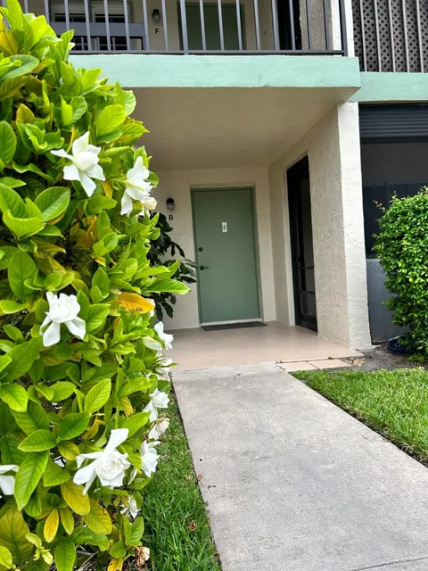 6489 Chasewood Drive Unit B, Jupiter, FL MLS: R11082122