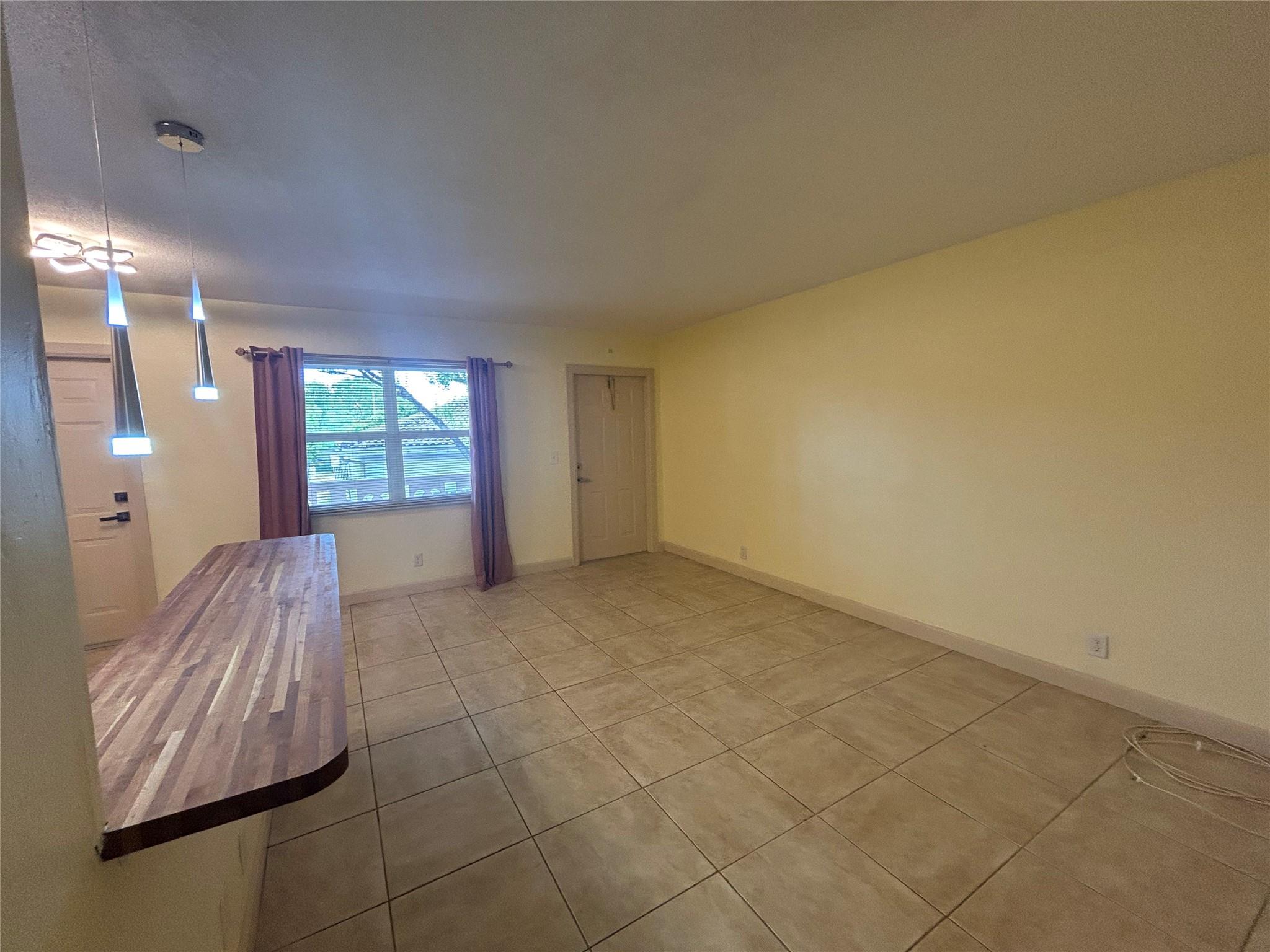 2607 NE 8th Ave 24