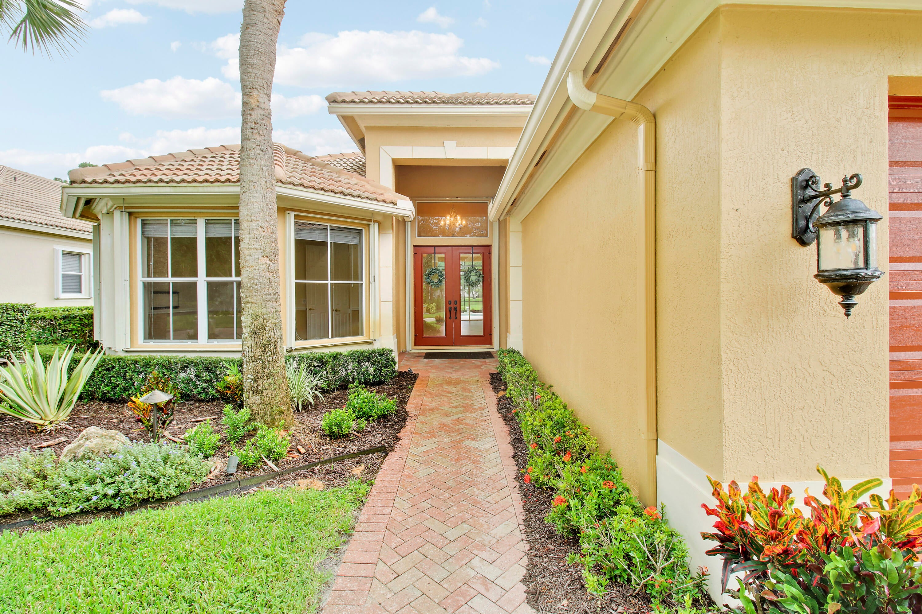 7603 Greenbrier Circle