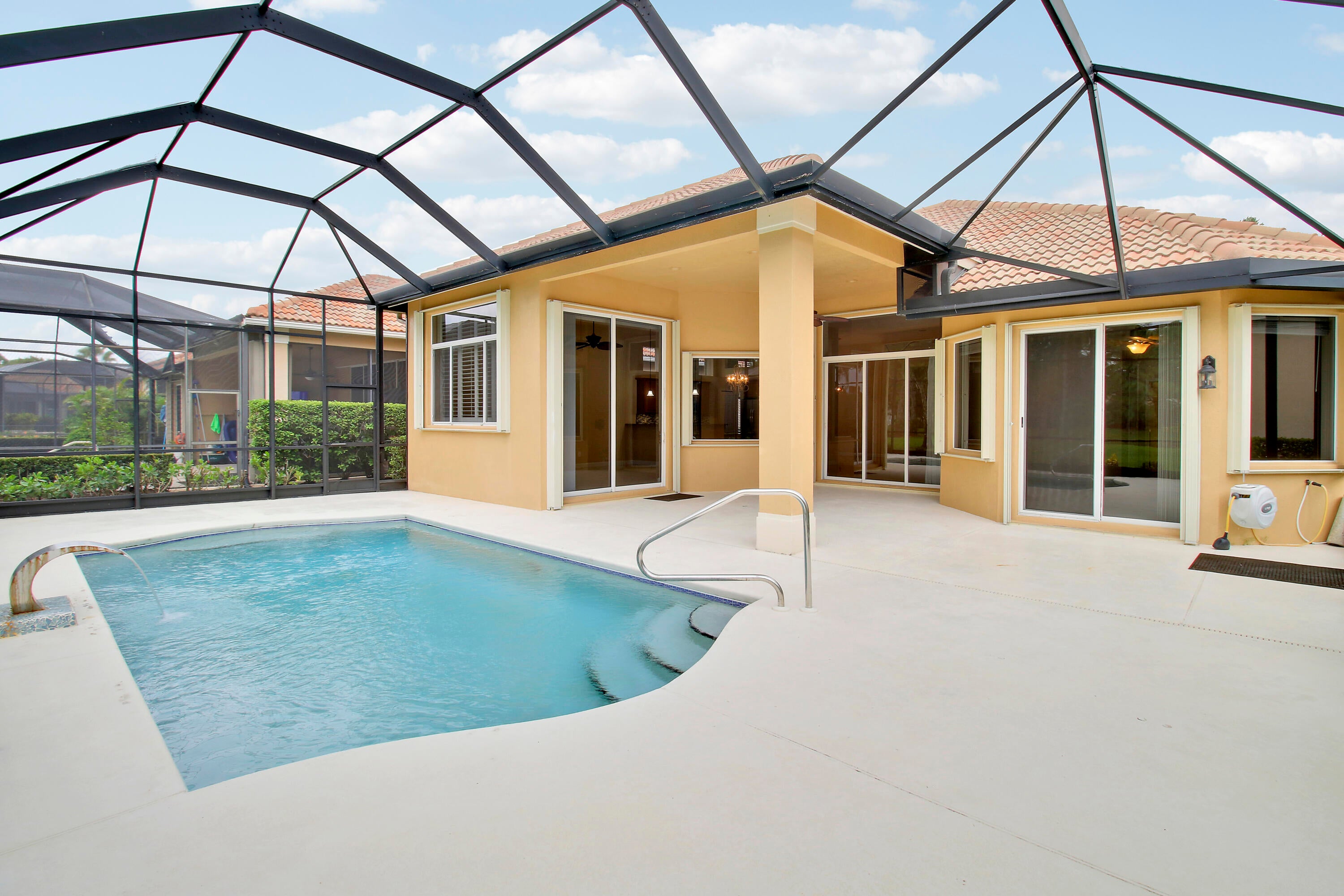 7603 Greenbrier Circle