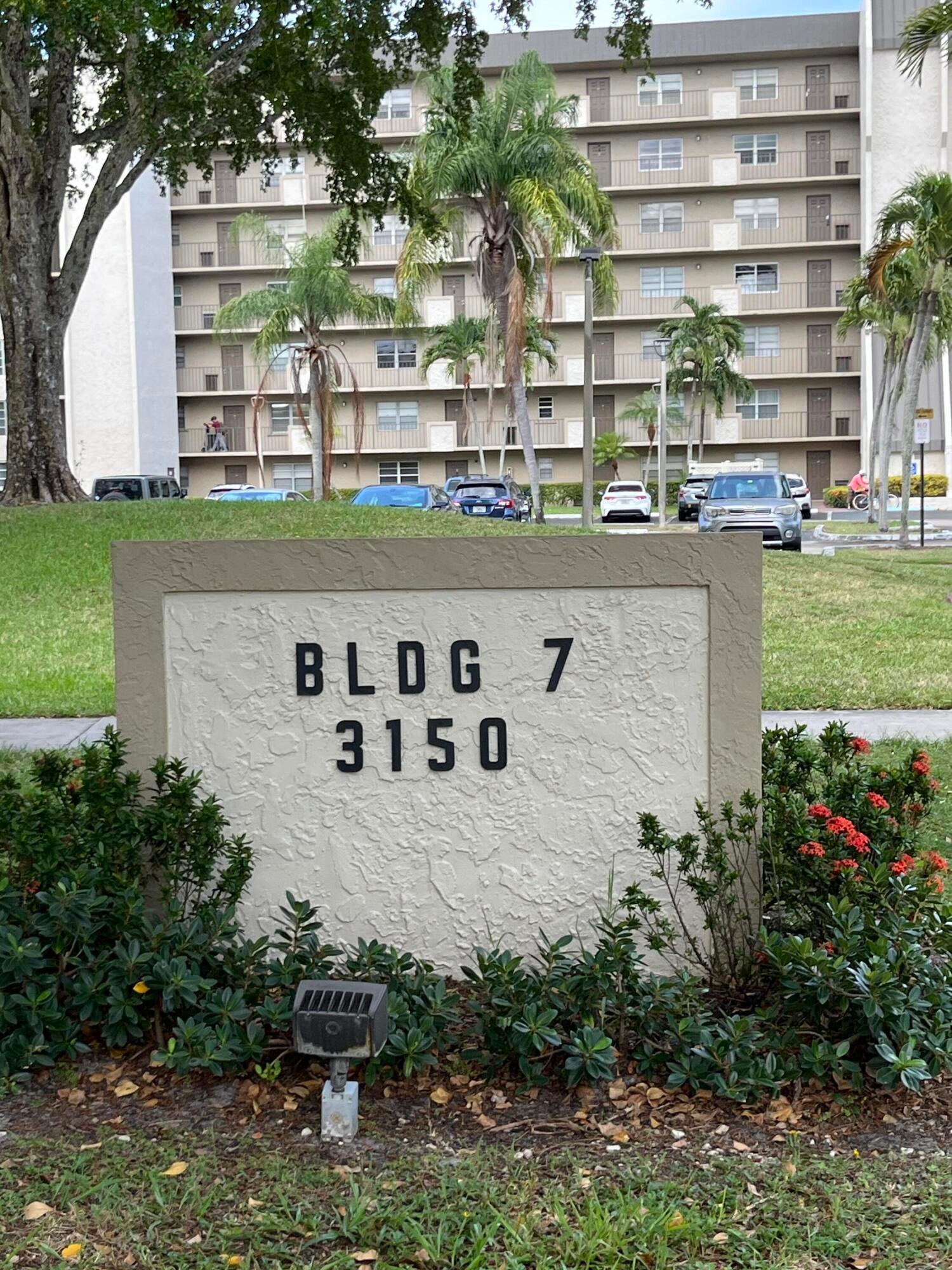 3150 W Rolling Hills Circle 704, Davie FL 33328