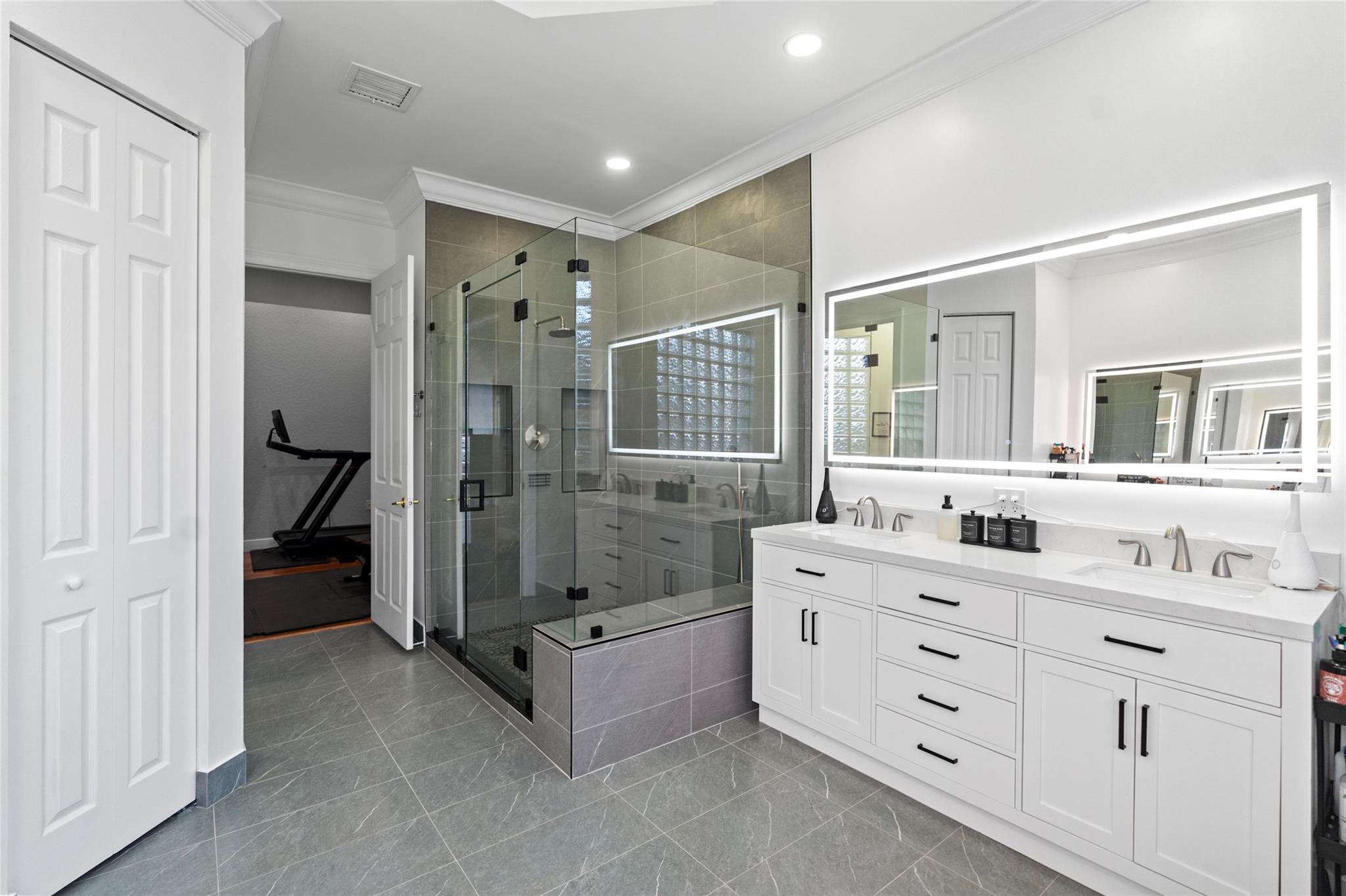 Sunset Lakes Two 166-24 B - Residential